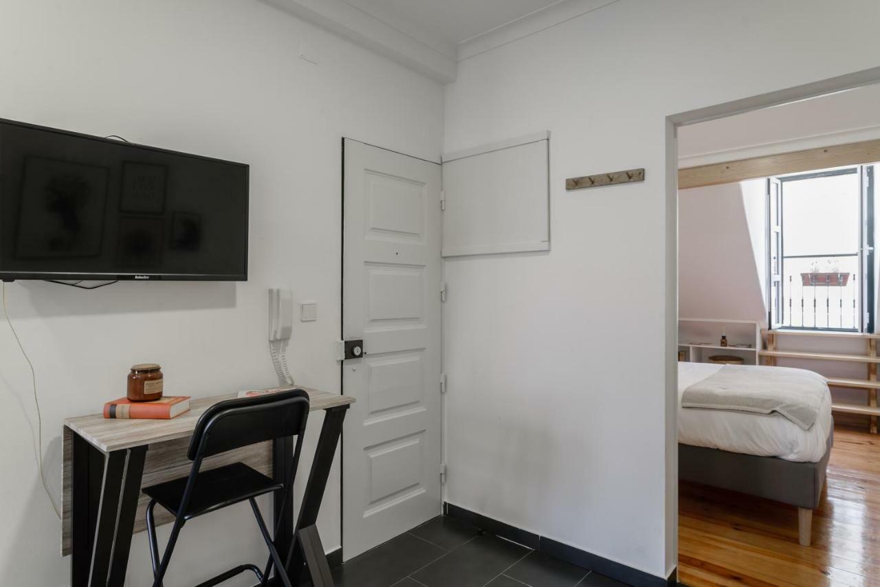 Charming Apartment- Authentic Experience In Graca Lisboa